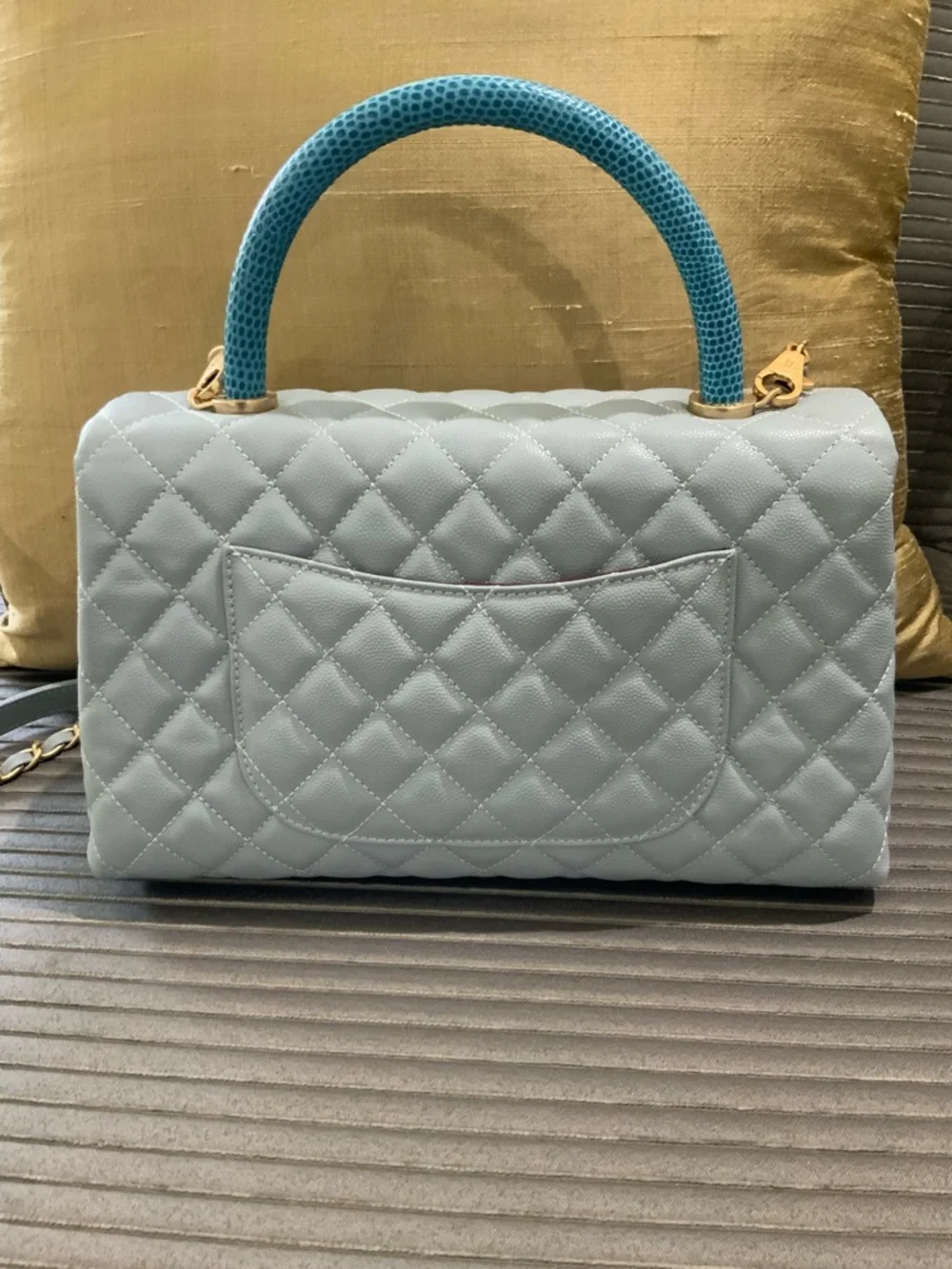 Classic CHANEL Bag: A Stylish and Versatile Choice for Elegance light blue - Picture 7 of 12